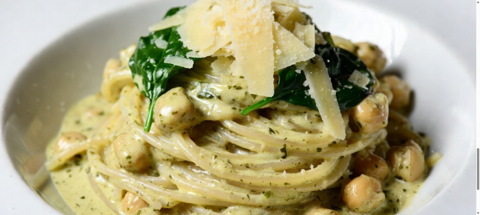 Špageti iz čičerike z omako iz marelic in curry začimbe: eksotičen recept